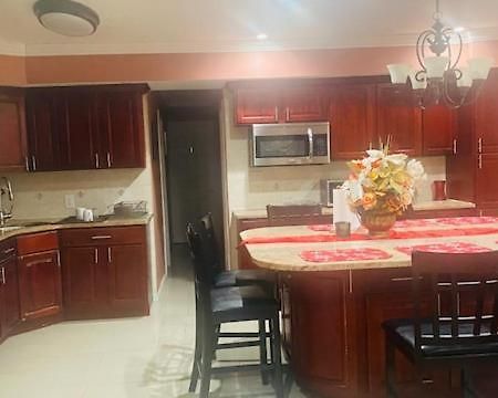 Minutes From Jfk, Beautiful Home With Peaceful, Cosy, Private Room New York Exterior photo
