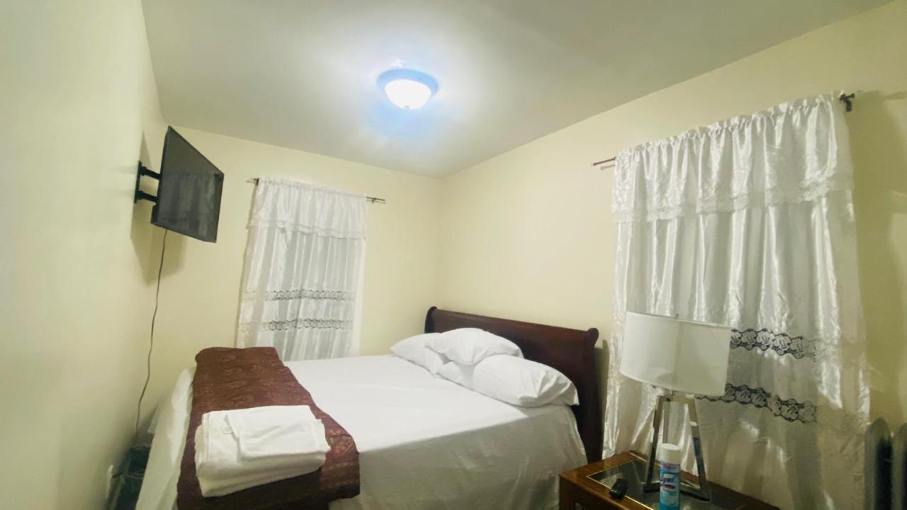 Minutes From Jfk, Beautiful Home With Peaceful, Cosy, Private Room New York Exterior photo