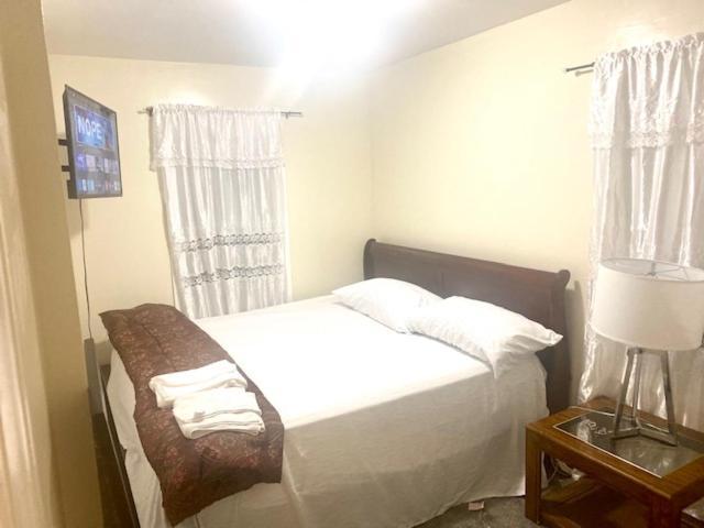 Minutes From Jfk, Beautiful Home With Peaceful, Cosy, Private Room New York Exterior photo