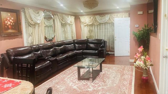 Minutes From Jfk, Beautiful Home With Peaceful, Cosy, Private Room New York Exterior photo